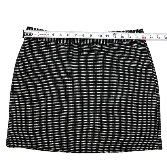 2010 Gap Black & White Wool Blend Check Tweed Mini Skirt Size 8 32x15.5" - Picture 7 of 13